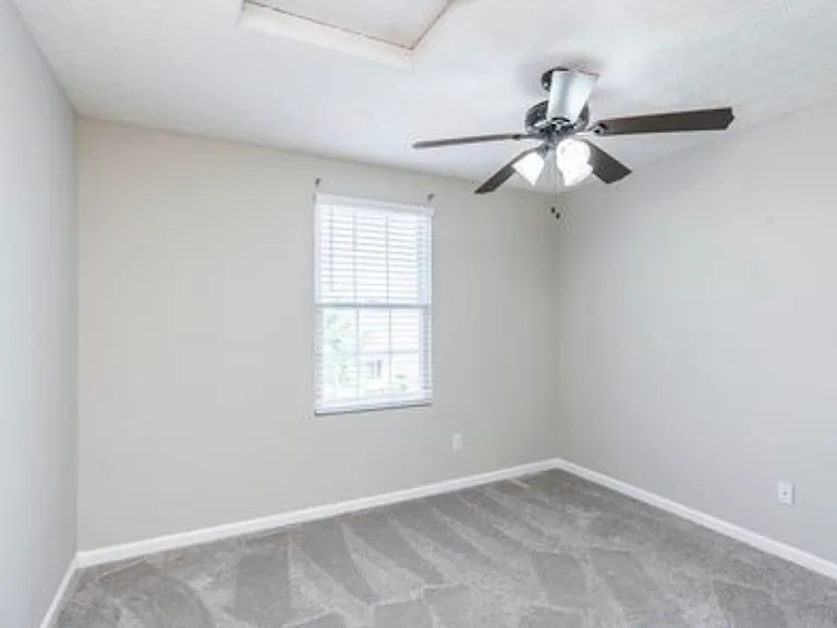 1040 Bella Dona Rd — Photo 18