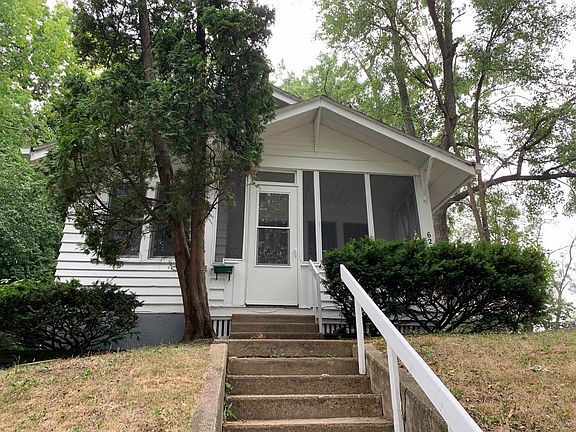 2nd image of 621 Cedar St