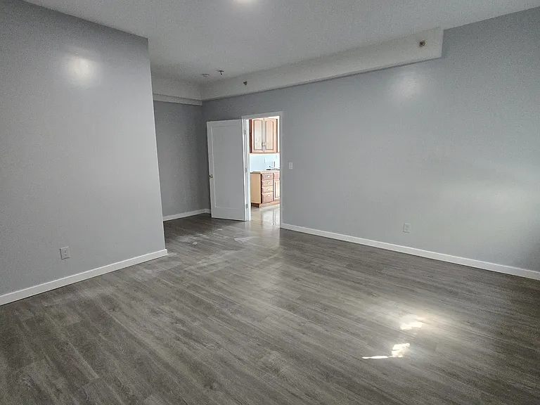 6 Main St #1 — Photo 15