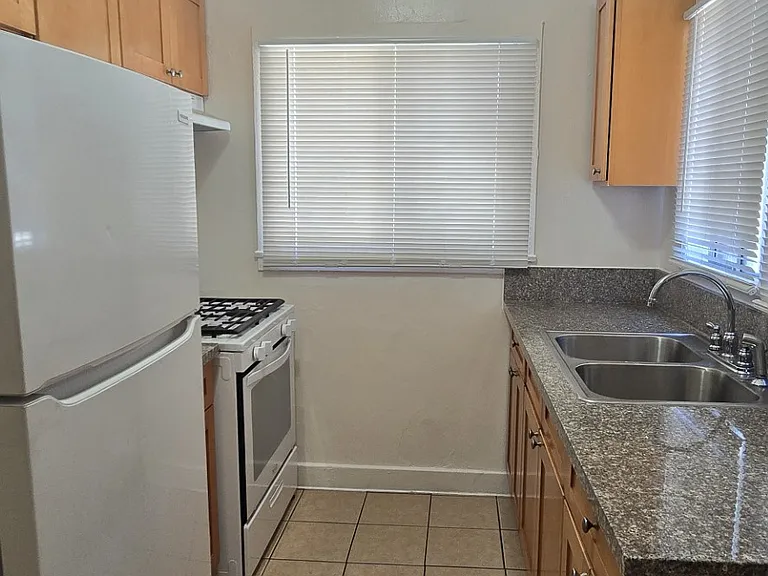 6624 Estrella Ave — Photo 1