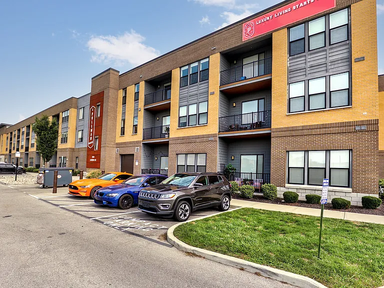 Pullman Pointe — Photo 51