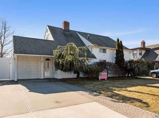 347 Twin Ln S, Wantagh, NY 11793