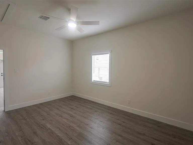 602 Higgins St — Photo 8