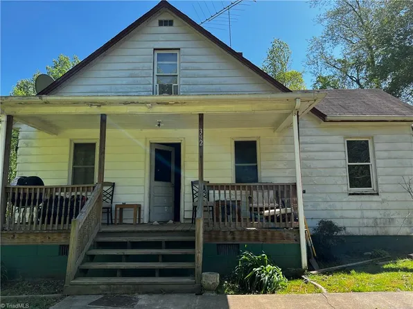 392 Snowdrift Ln, North Wilkesboro, NC 28659