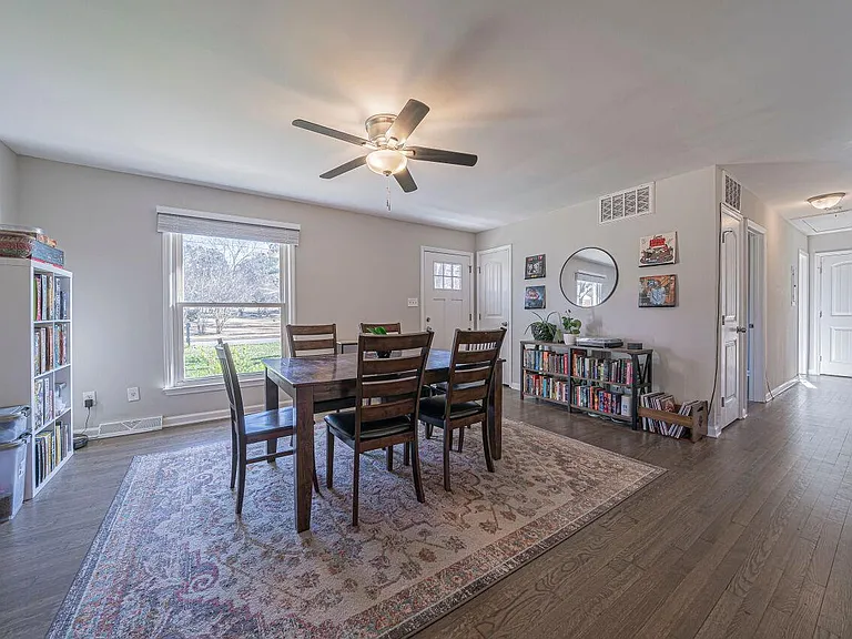 3322 Bell Dr — Photo 19