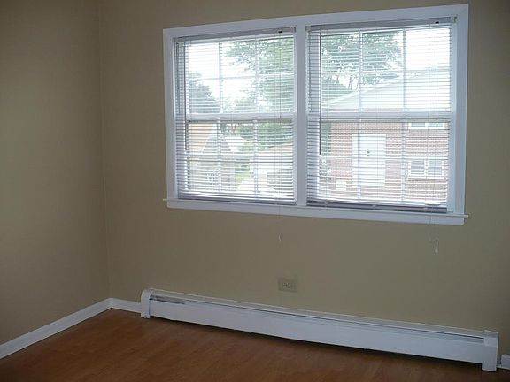 3rd image of 4337 Prescott Ave APT 4B