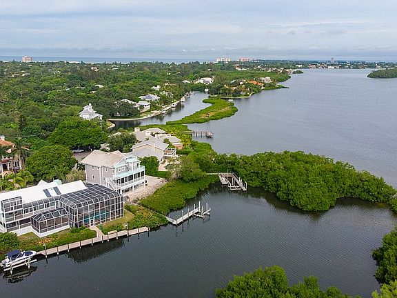 5th image of 5208 Siesta Cove Dr