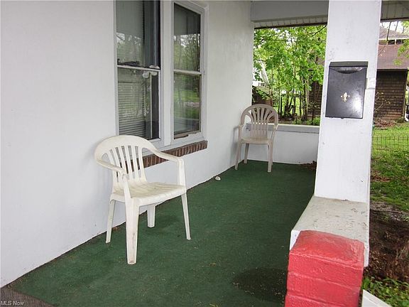 5th image of 849 W Spruce Ave