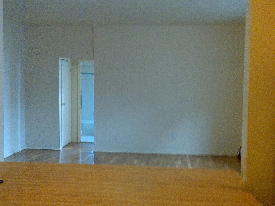 2nd image of 196 Rockaway Pkwy APT 4E