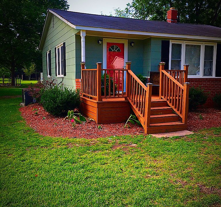 1st image of 921 Crowley St