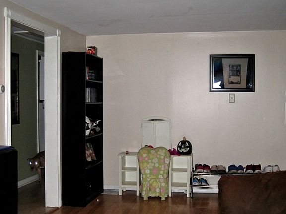 4th image of 892 Hill St