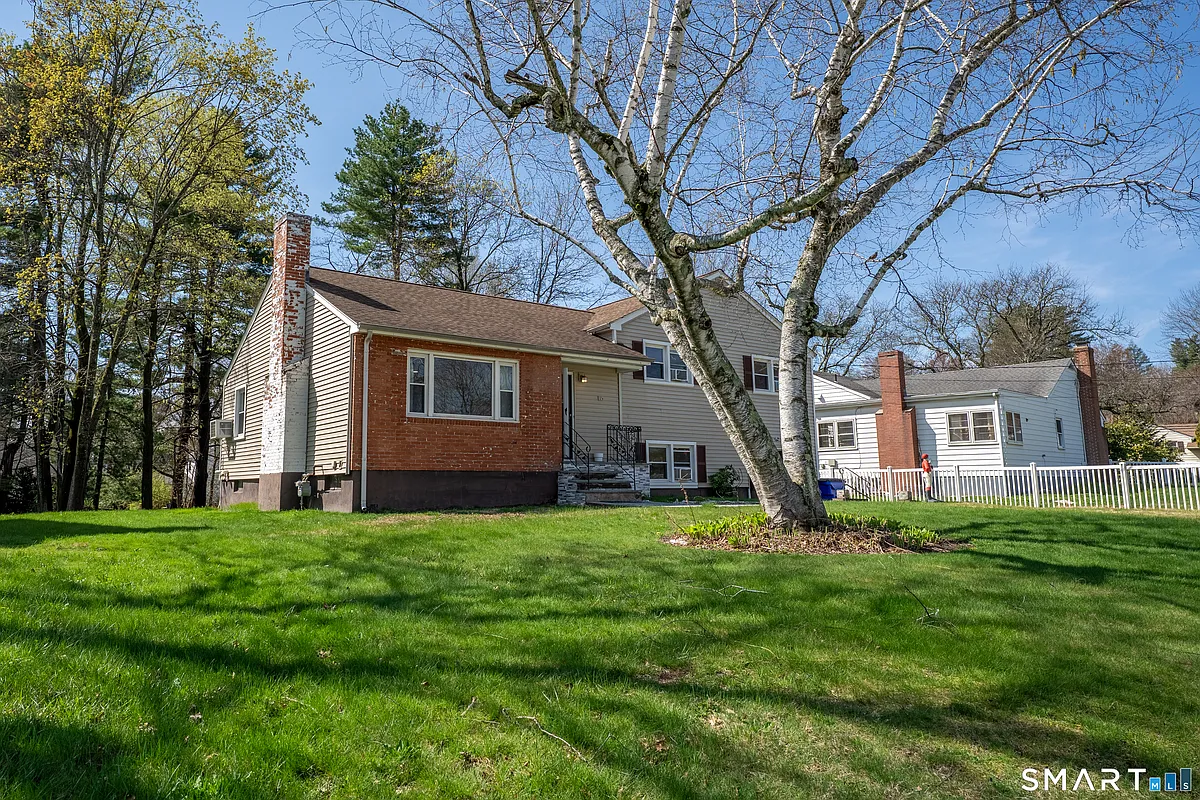 Building Photo - 115 Hilldale Rd