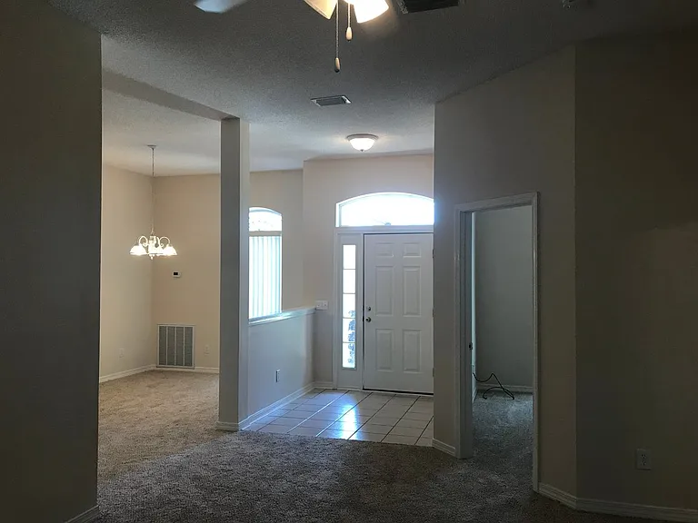 2642 Hidden Creek Dr — Photo 2