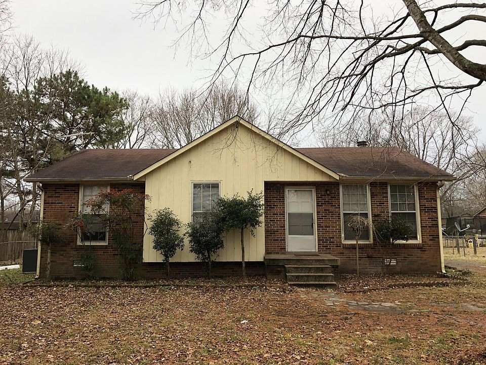 1st image of 305 Windellwood Cir