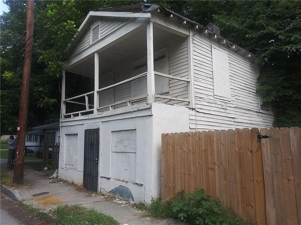 2nd image of 439 Fletcher St SW
