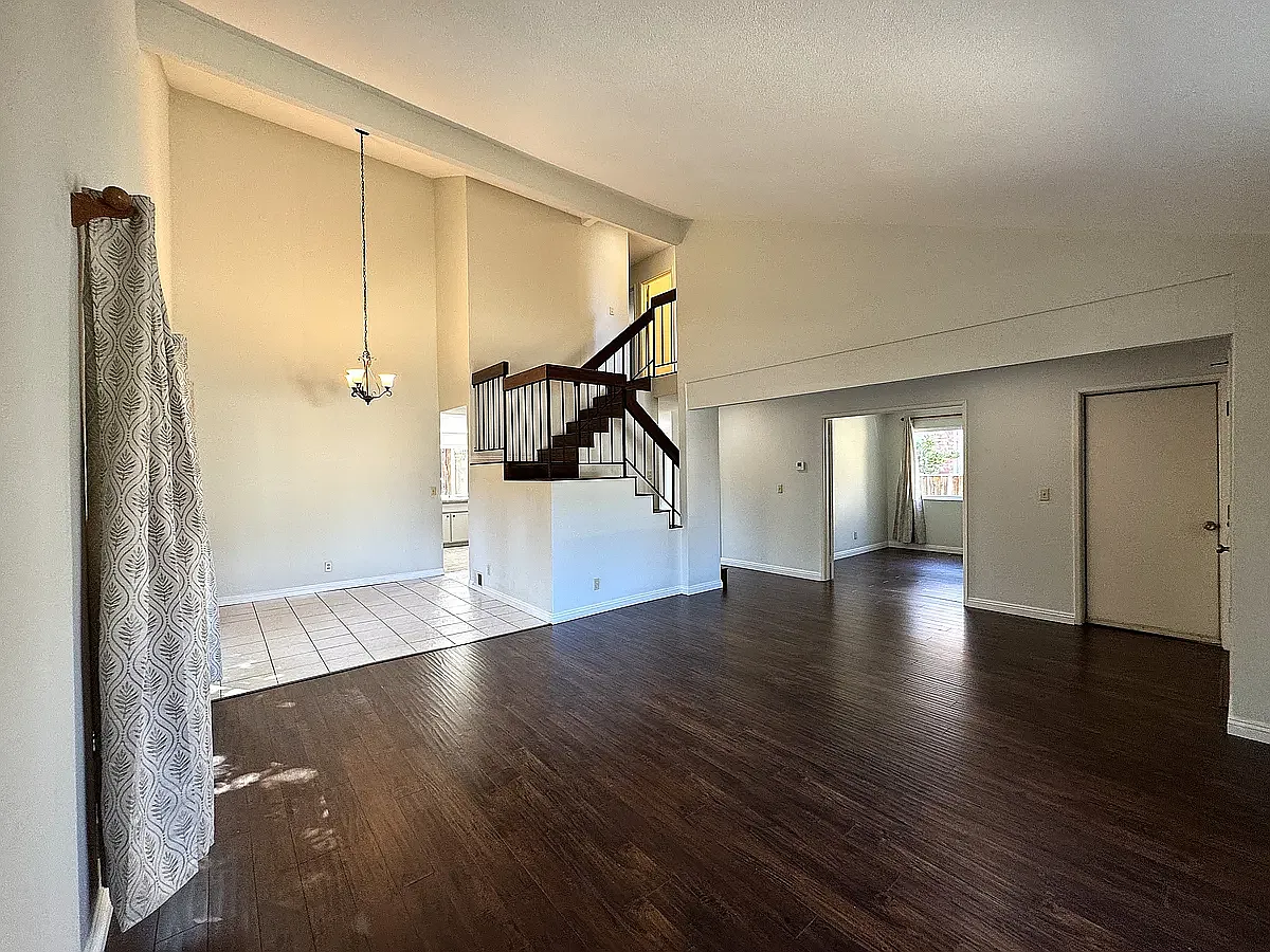 4 bed, 2.5 bath, 1787 sqft, $4,600 — Photo 4