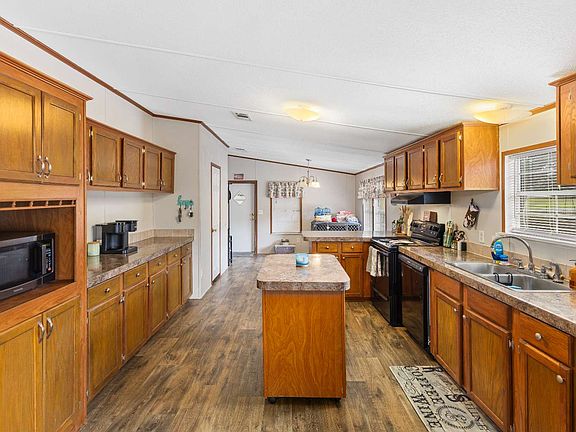 5th image of 379 SW Mollie Ter