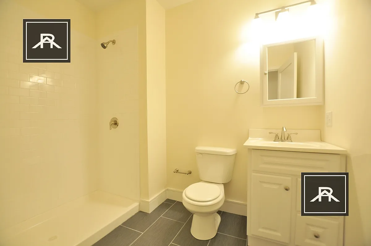 Building Photo - 879 Beacon St #1