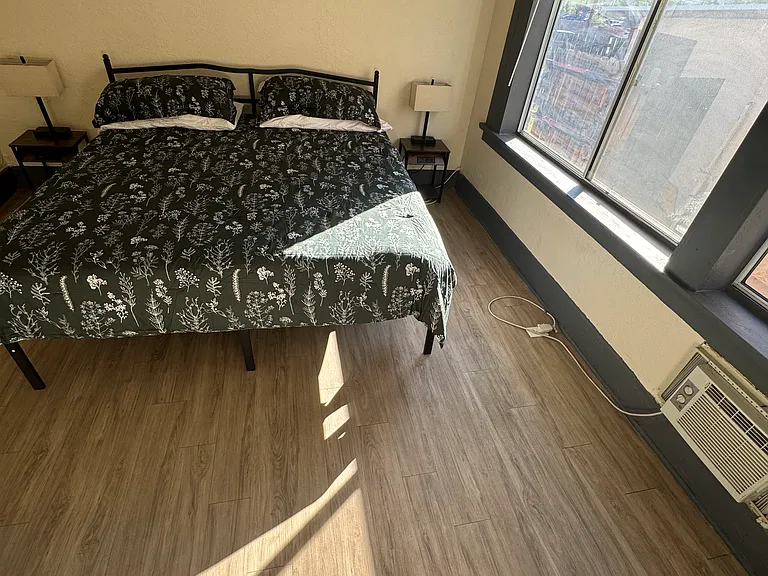 916 E 6th St #916 — Photo 17
