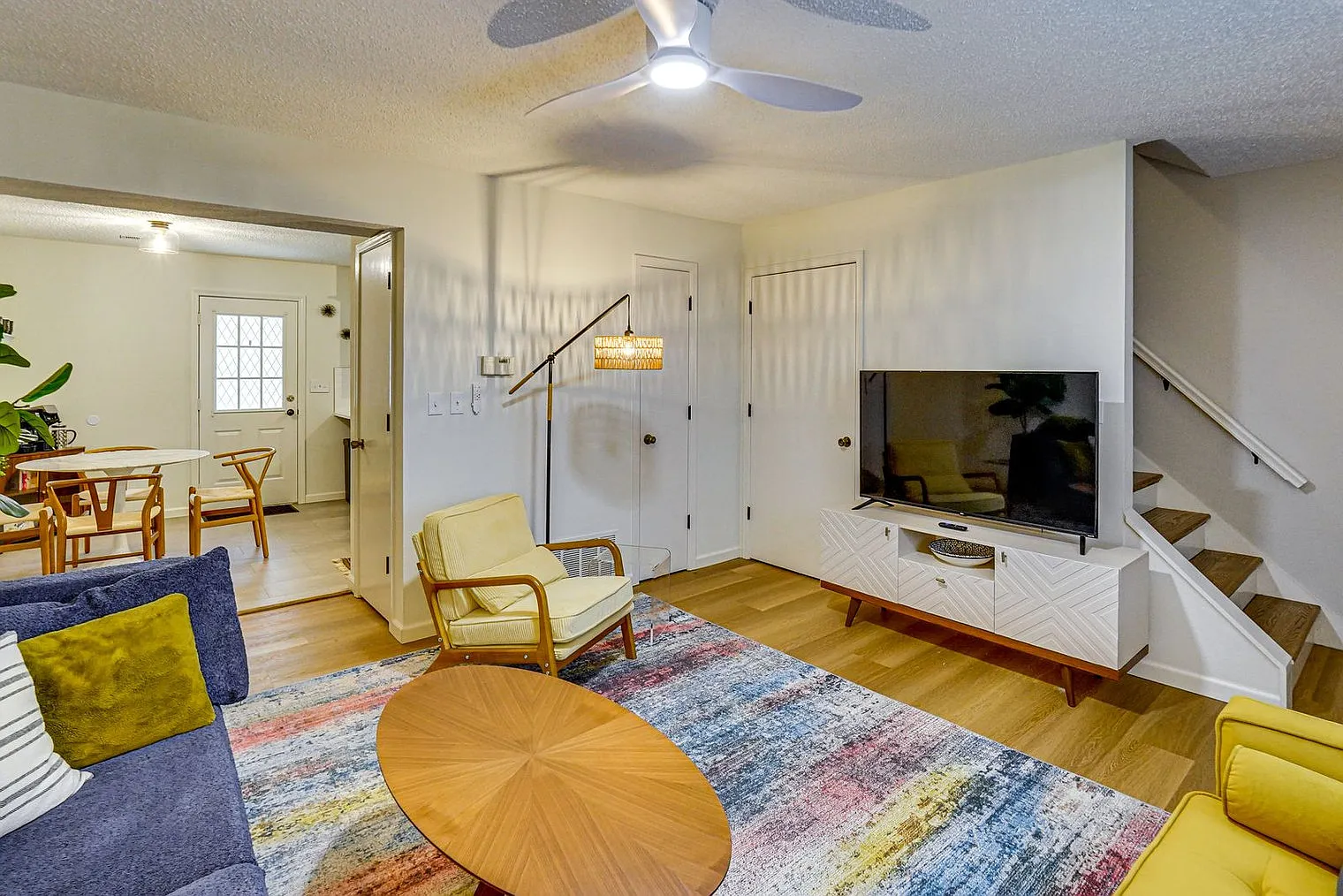 2 bed, 1.0 bath, 1001 sqft, $1,774 — Photo 4