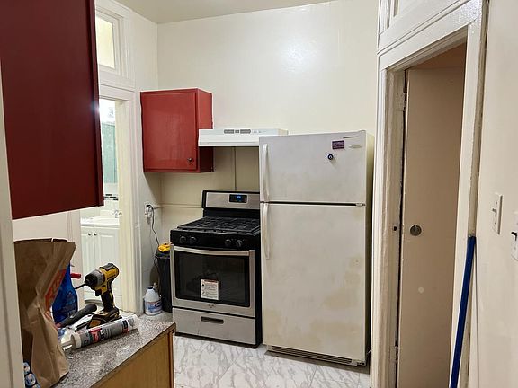 5th image of 186 Saint Jamaica Ave