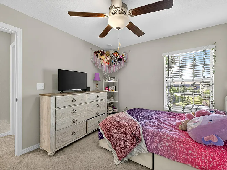 824 Royal Empress Dr — Photo 37