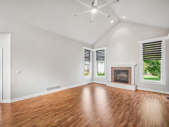 4th image of 3423 Honeysuckle Rd