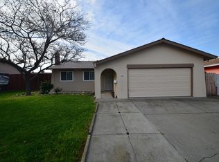 1067 Tanager Ln, Fairfield, CA 94533