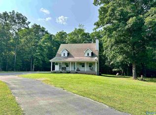 1321 Saylor Cir, Arab, AL 35016