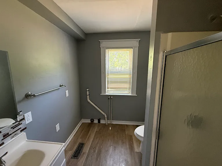 694 Enfield St #694 — Photo 8
