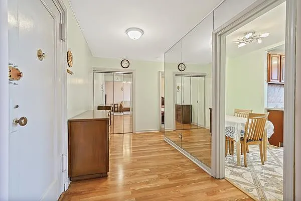 Sold by Avenue Sotheby's International Realty | media 18