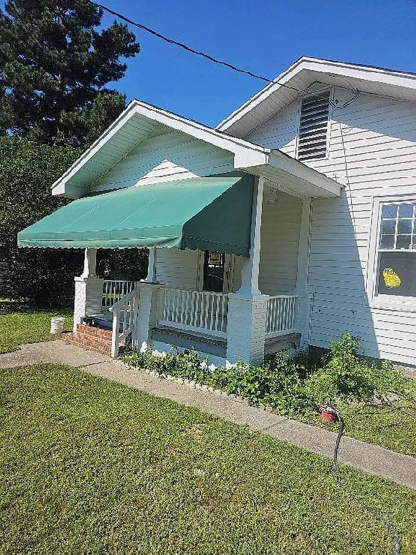 126 N Oak Ave - 126 — Photo 1