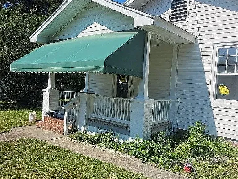 126 N Oak Ave — Photo 1