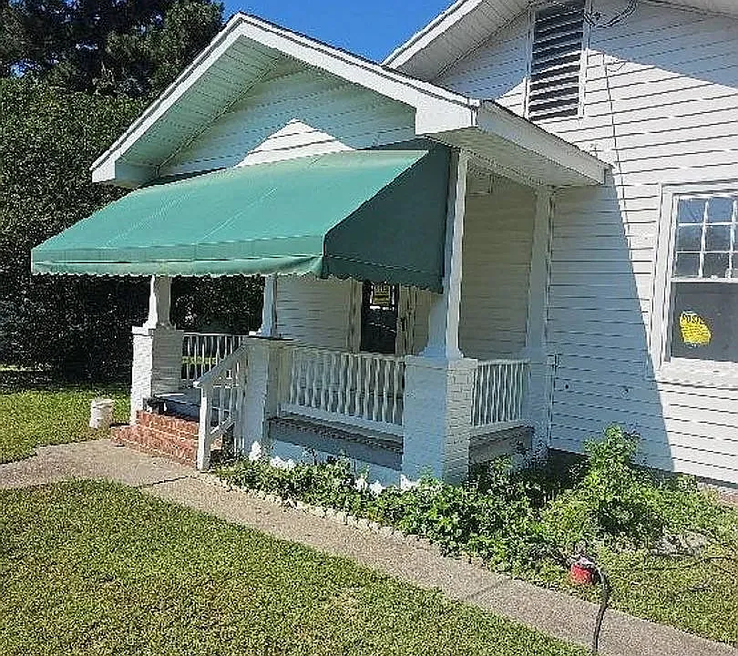 126 N Oak Ave