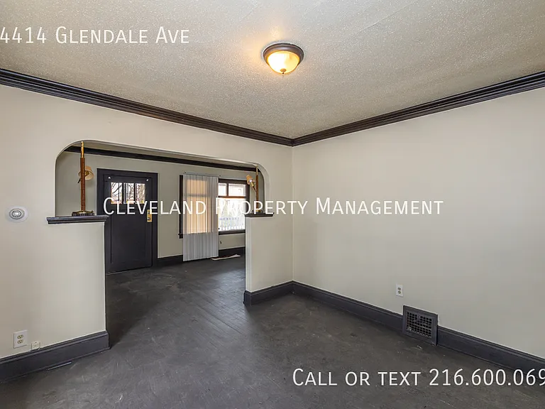 14414 Glendale Ave — Photo 8