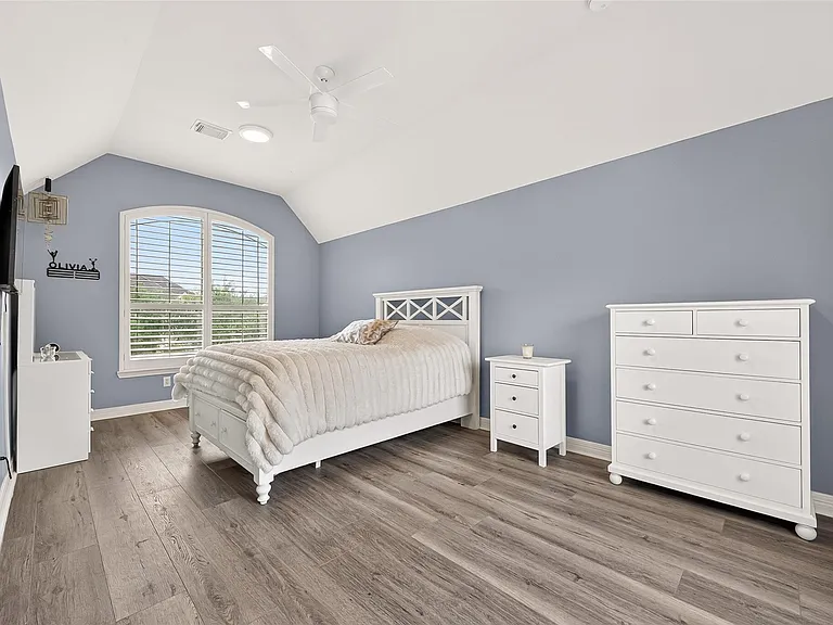 3510 Artesian Springs Ct — Photo 32