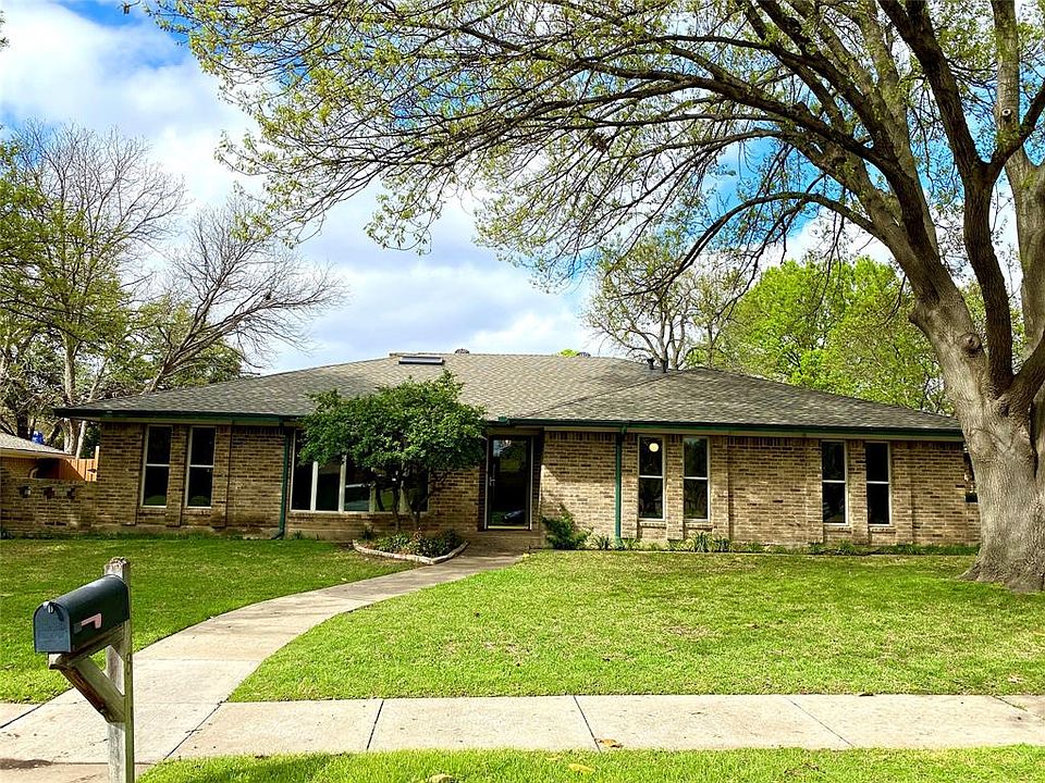 1st image of 2833 Biscayne Dr