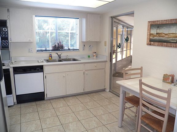5th image of 601 Flamingo Dr