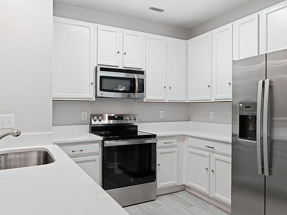5th image of 8251 Martello Ln
