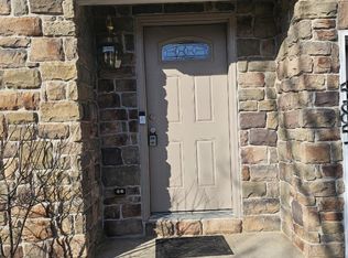 585 Thomas Armor Dr, Windsor, PA 17366
