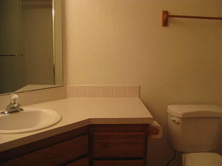 5579 SW Otana Pl — Photo 9