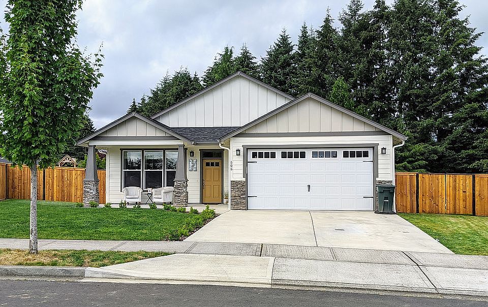 1st image of 606 NE Joann Dr