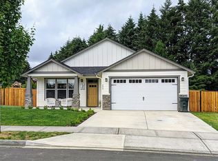 606 NE Joann Dr, Castle Rock, WA 98611