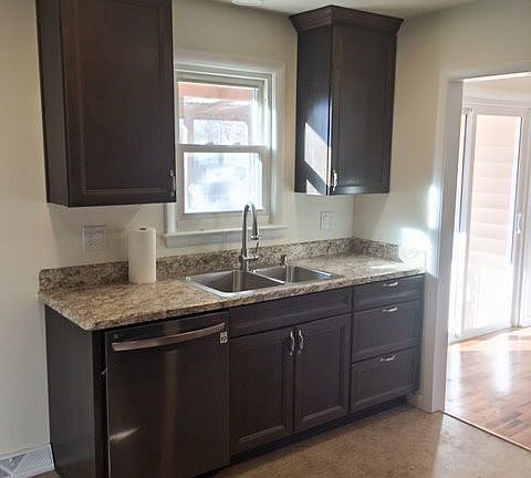 2nd image of 816 Circle Dr