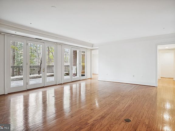 5th image of 10401 Strathmore Park Ct #3/103