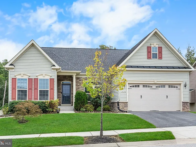 7570 Arundel Woods Dr — Photo 1