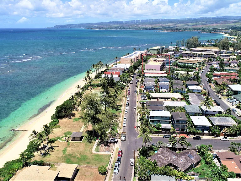 Aweoweo beach park nearby