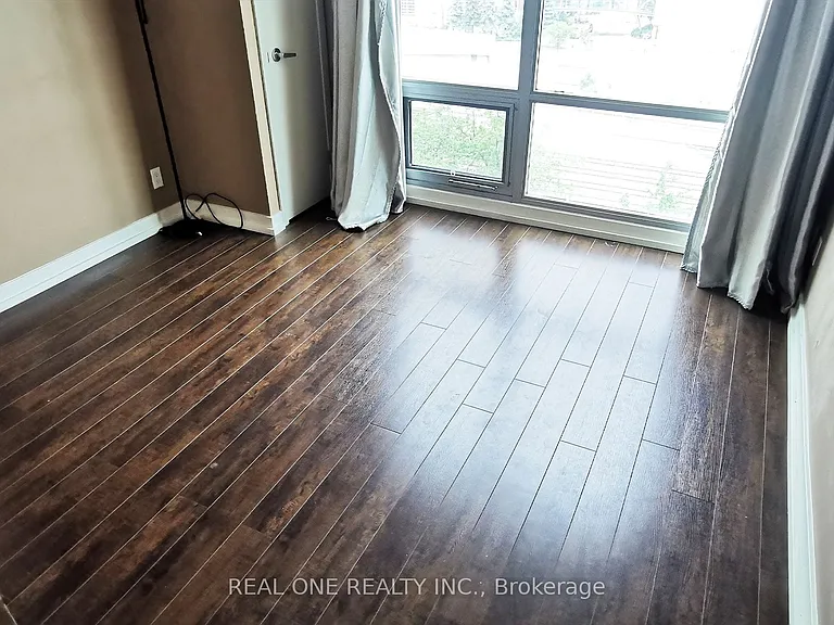 81 Navy Wharf Ct #810 — Photo 34
