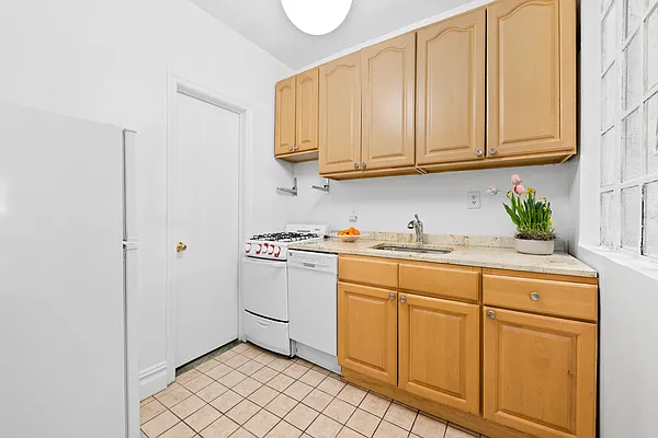 Sold by Douglas Elliman | media 4