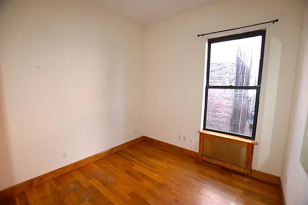 Rented by Your Vanity Realty | media 27